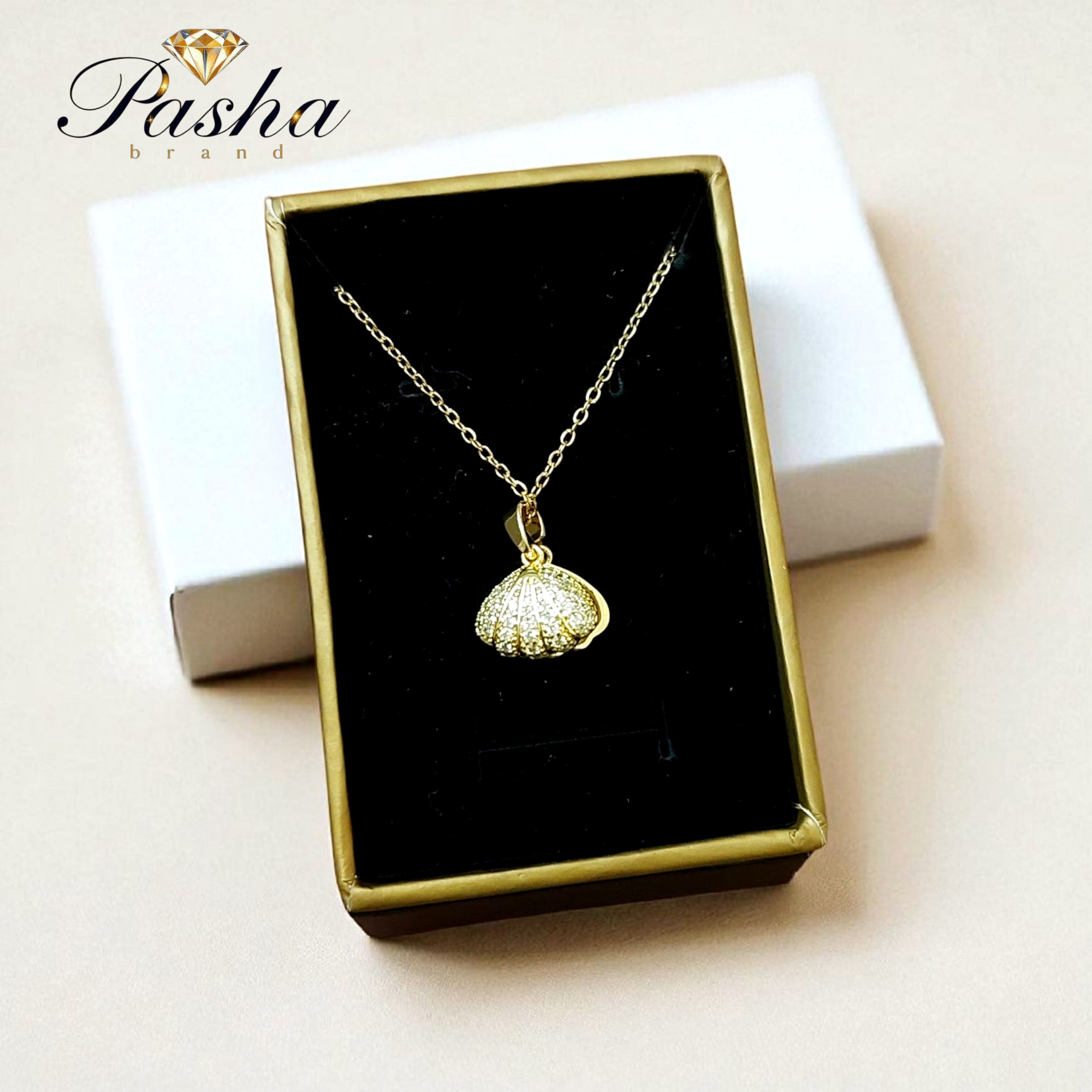 گردنبند زنانه طرح صدف دریایی با مروارید و درب بازشو